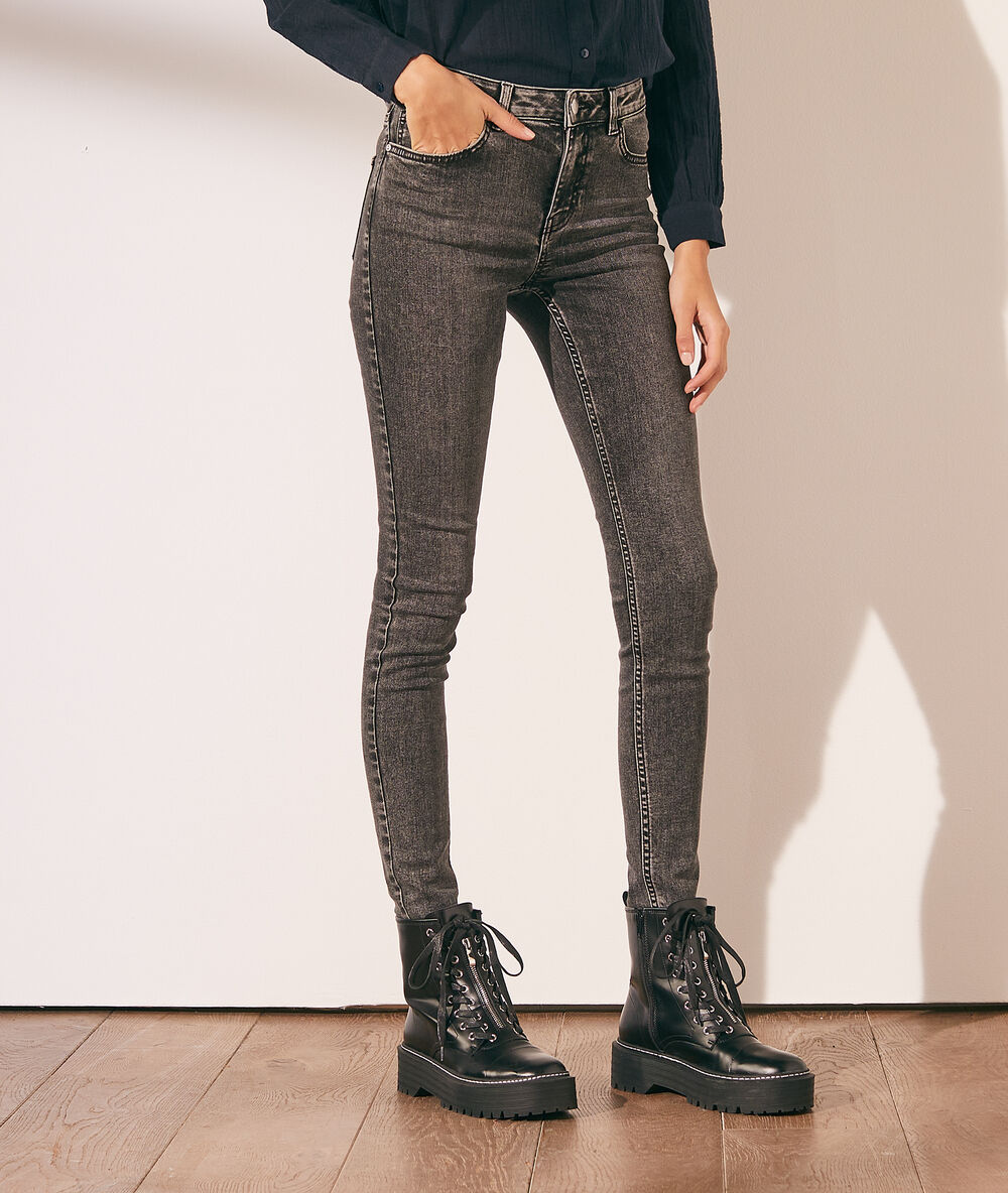 Jean skinny délavé anthracite.