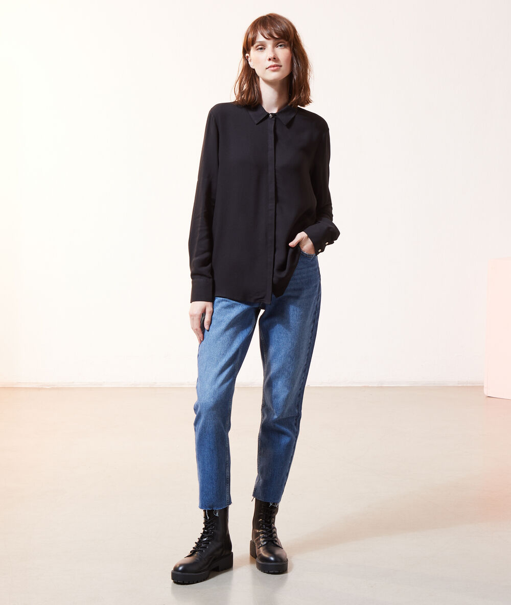 Chemise fluide noir.