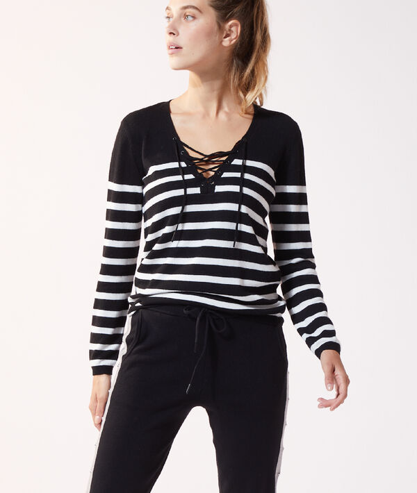 Pull rayé à laçage Pull rayé à laçage