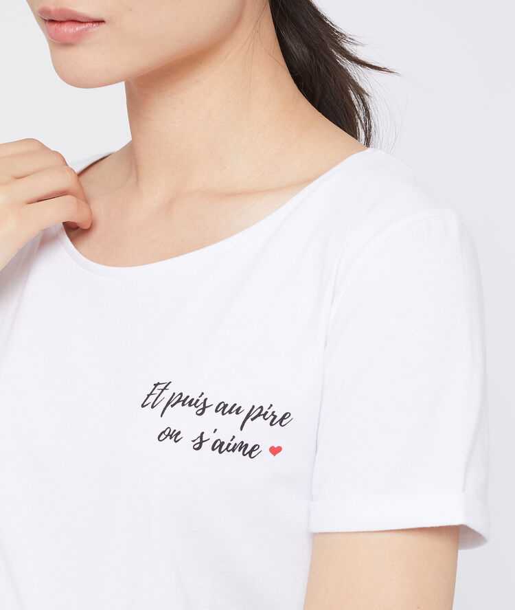 T-shirt "et puis au pire on s'aime" en coton blanc.