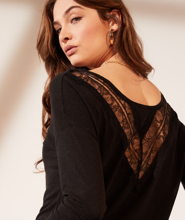Pull avec dentelle dans le dos Pull avec dentelle dans le dos