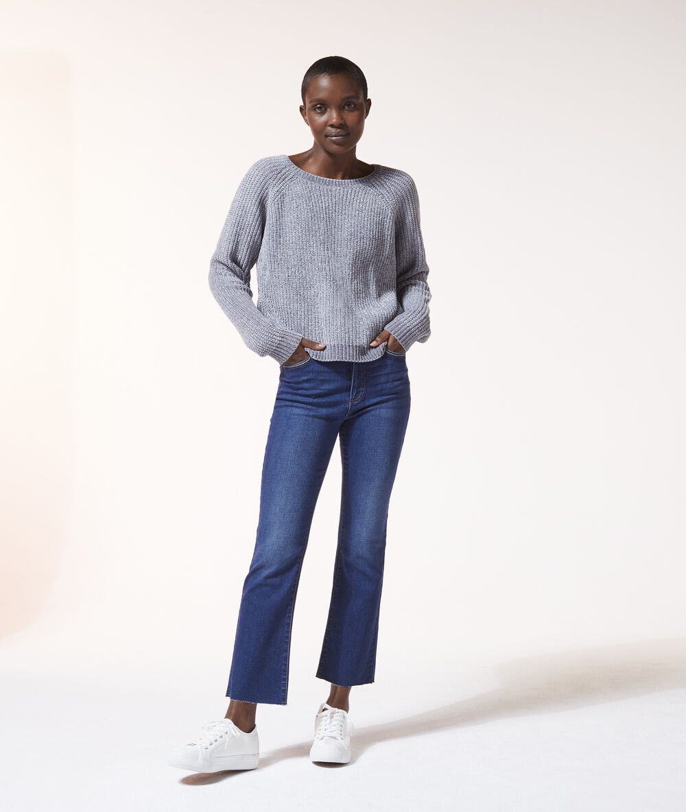 Pull en maille tricot gris chine.