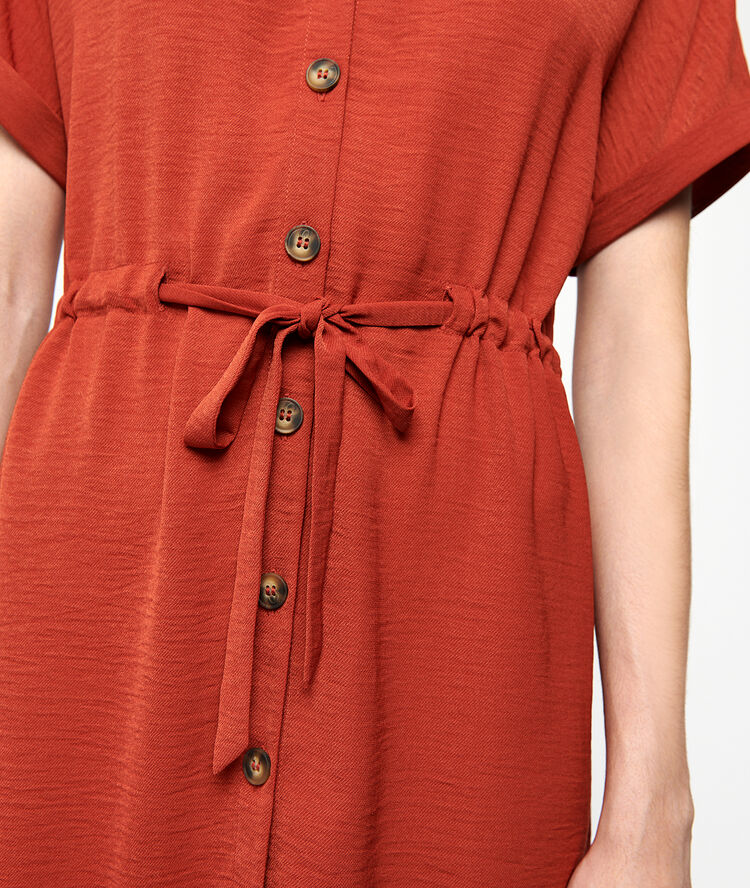 Robe boutonnée à nouer brique.