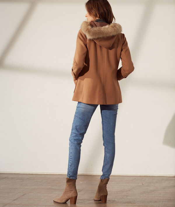 Manteau à capuche fourrure synthétique Manteau à capuche fourrure synthétique