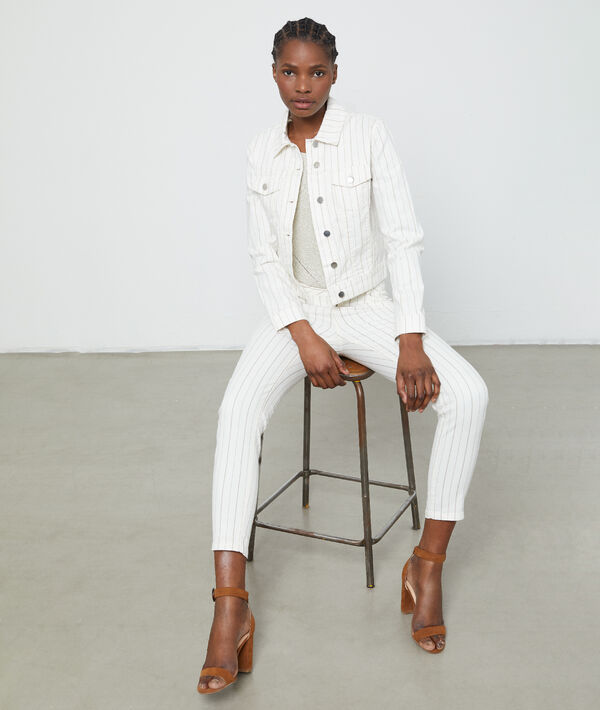 Veste en jean à rayures blanc.