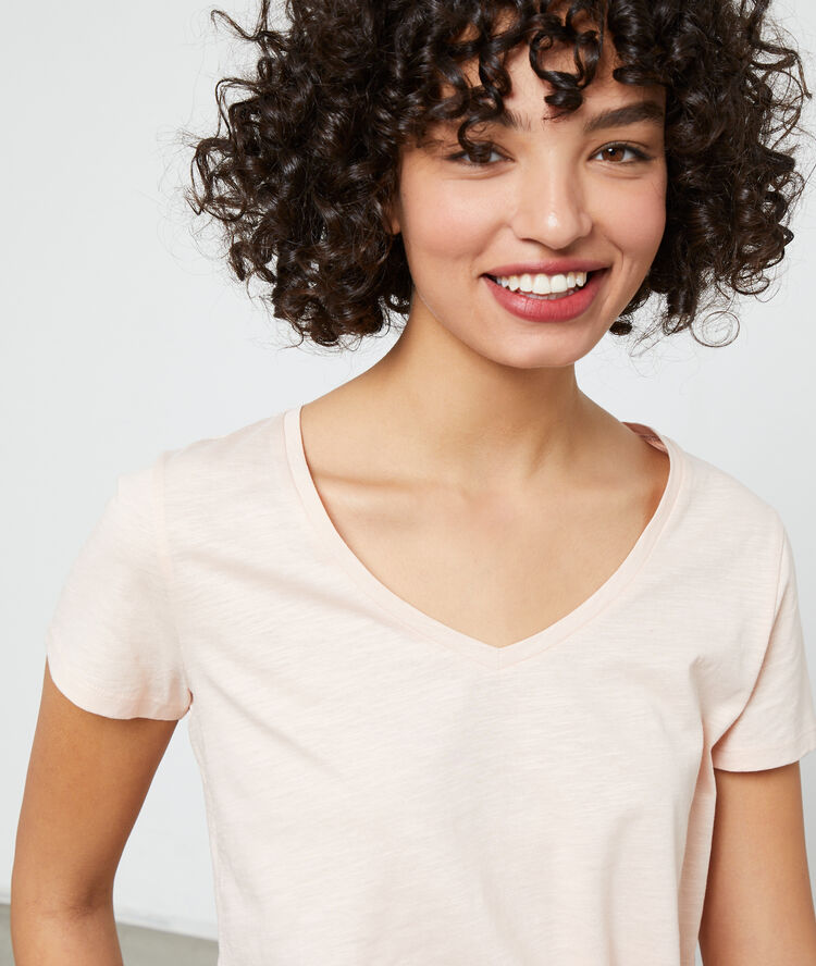 T-shirt col v blush.