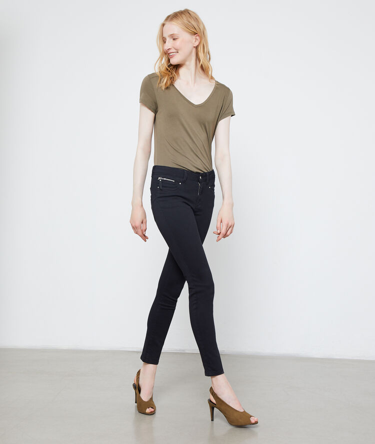 T-shirt col v kaki.