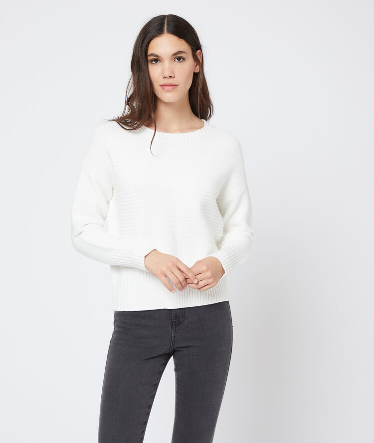 Pull côtelé en grosse maille blanc.