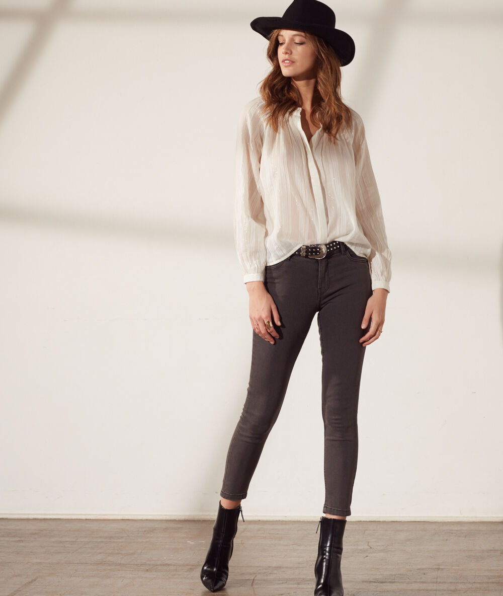 Blouse à rayures métallisées ecru.