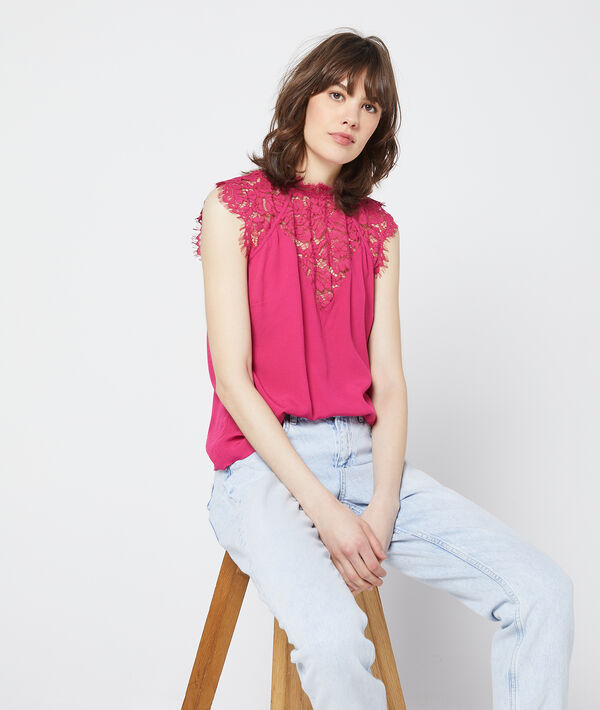 Top décolleté et dos à guipure framboise.