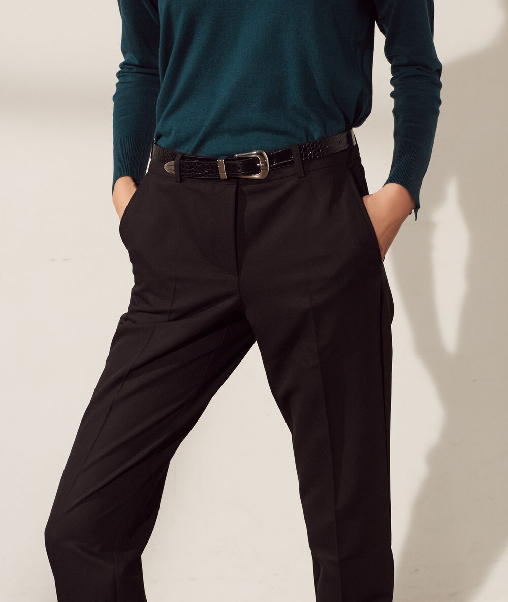 Pantalon flare noir.
