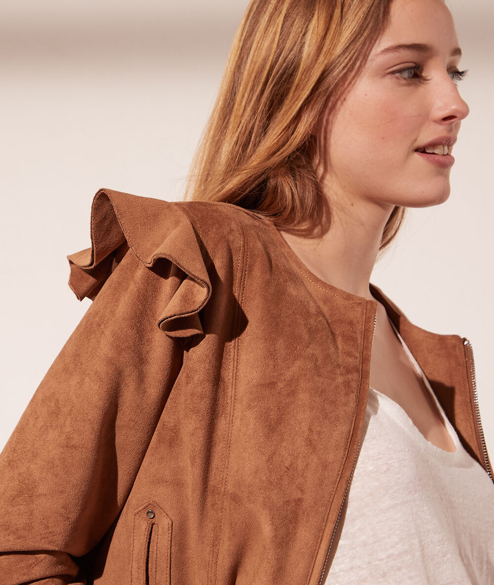 Veste effet daim manches à volants camel.