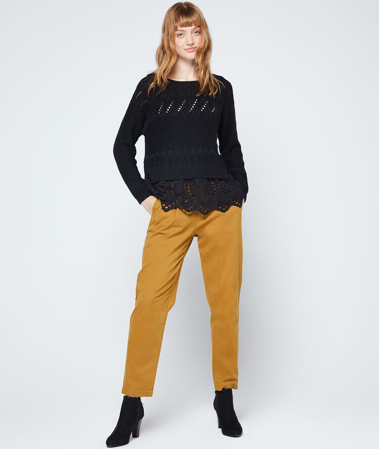 Pull détails crochet en grosse maille noir.