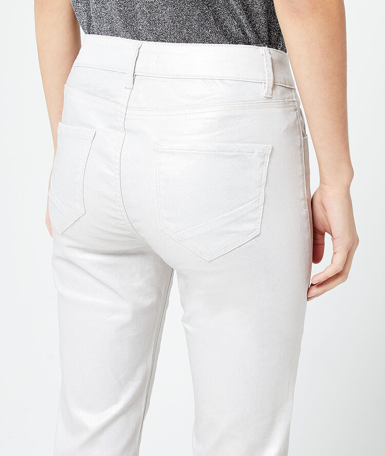 Jean slim enduit argent.