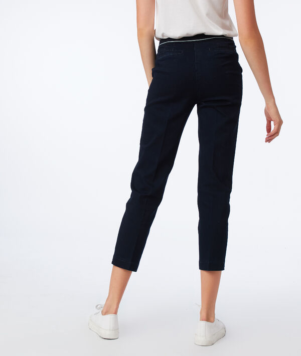 Pantalon cigarette brut.