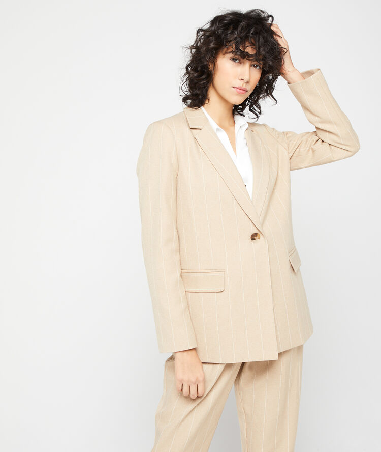 Veste de tailleur à rayures camel.