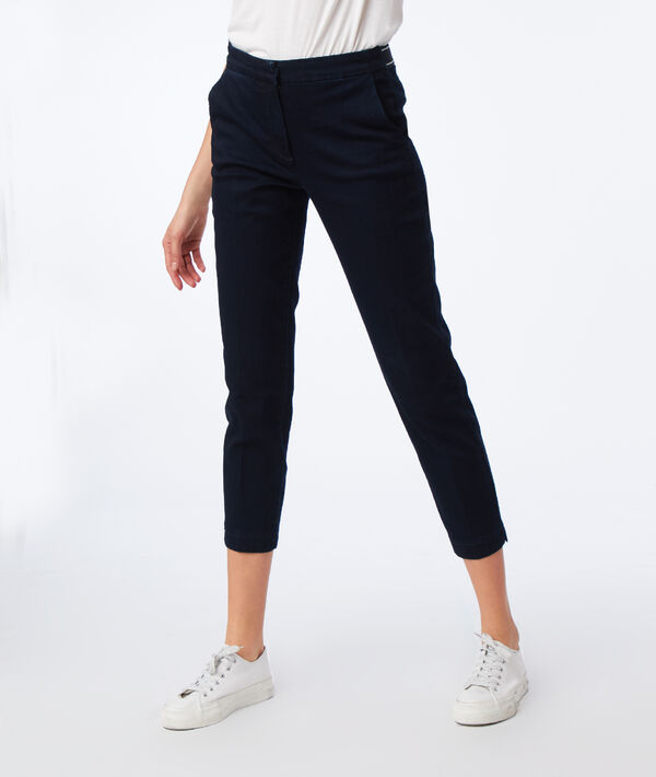 Pantalon cigarette brut.