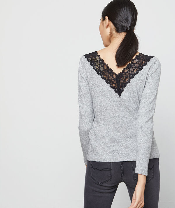 Top décolleté en guipure gris.