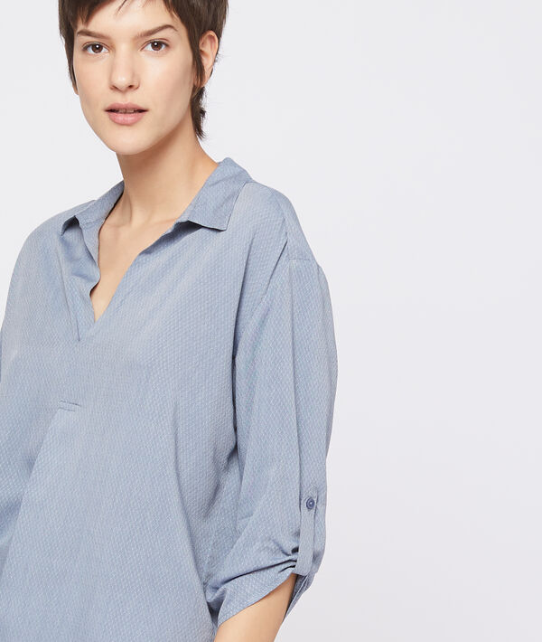 Blouse texturée à col v bleach.