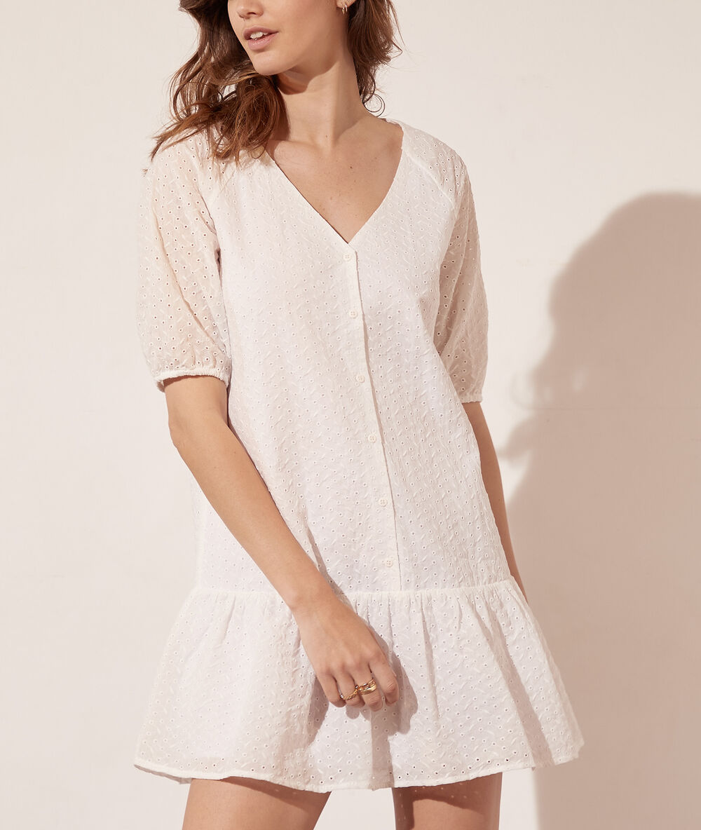 Robe chemise avec broderie anglaise ecru.