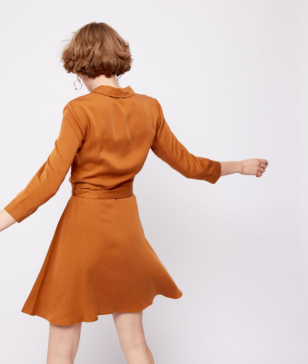 Robe ceinturée en tencel® orge.