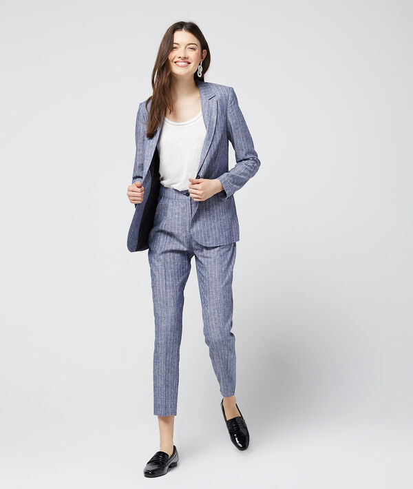 Veste de tailleur à rayures marine.