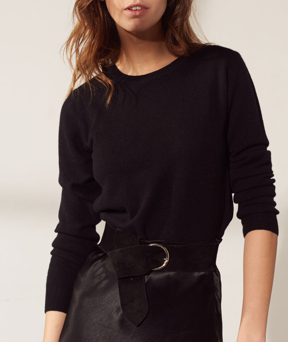 Pull col rond en cachemire noir.