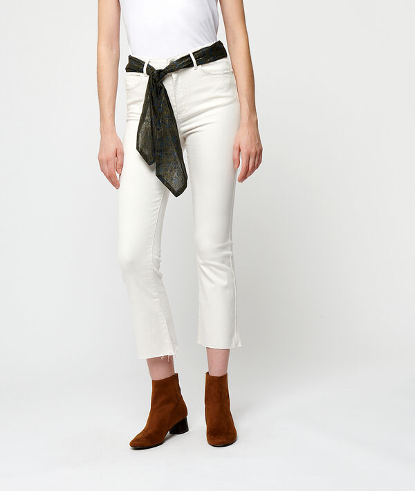 Jean flare avec foulard Jean flare avec foulard