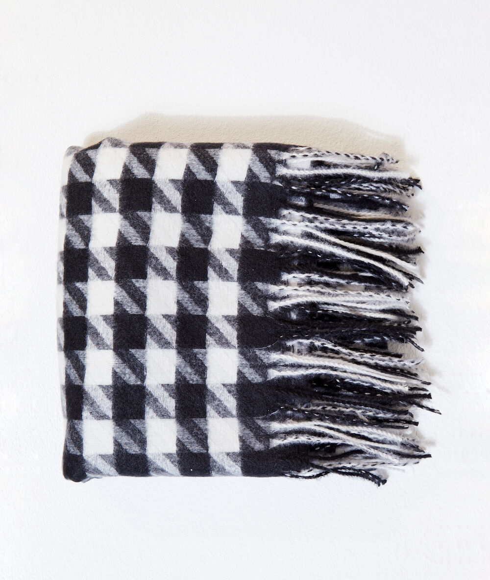 Echarpe plaid motifs pied de poule noir.