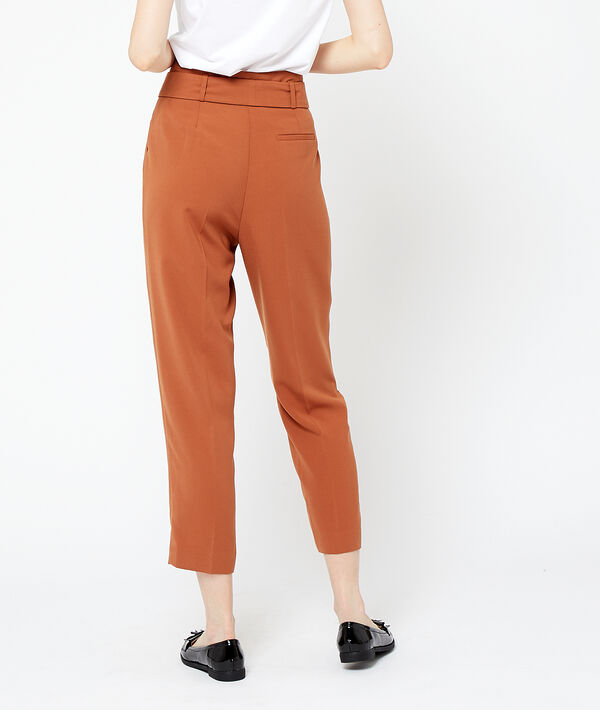 Pantalon carotte ceinturé Pantalon carotte ceinturé