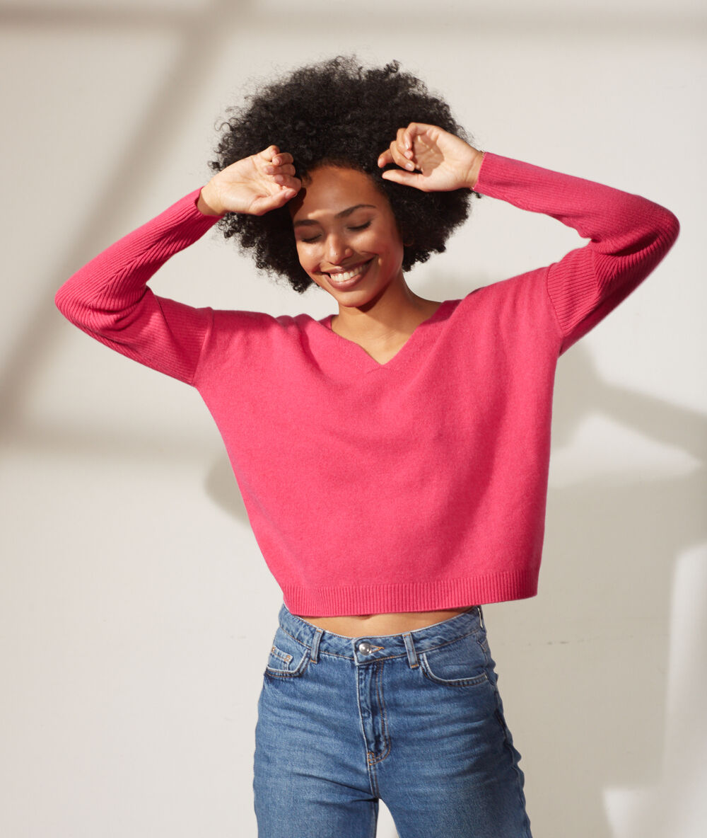 Pull col v laine et cachemire fushia.