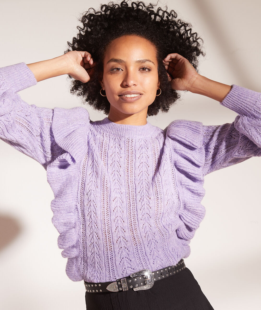 Pull en maille à volants lilas.