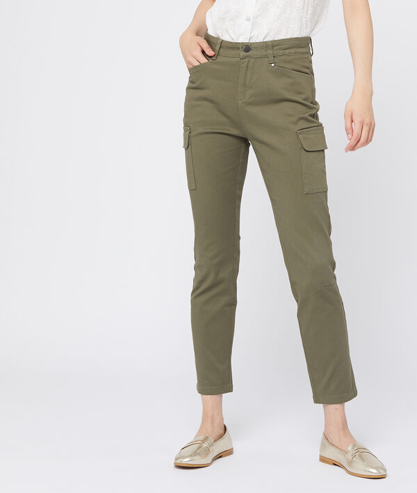 Pantalon slim à poches kaki.