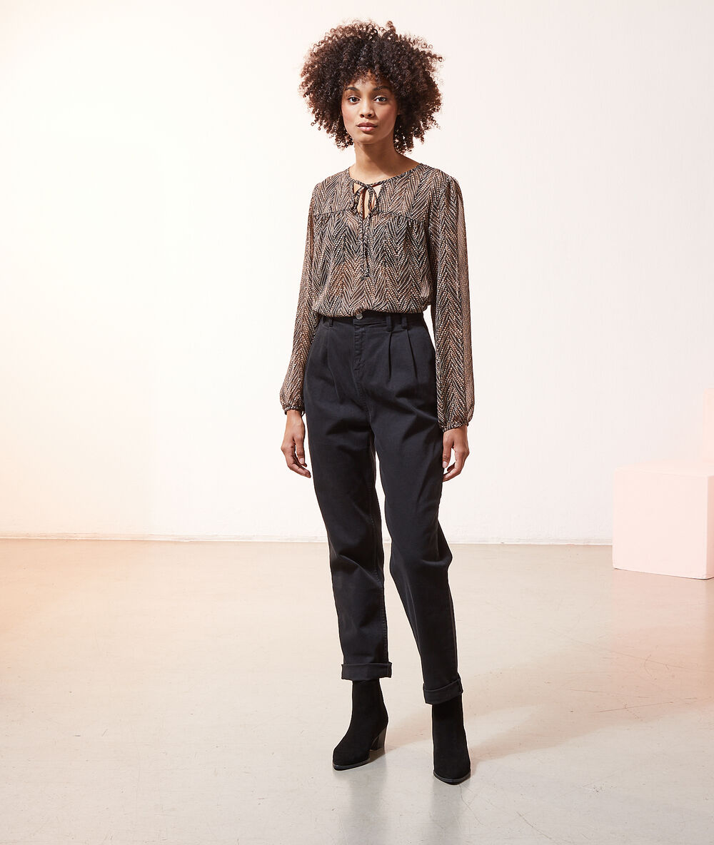 Pantalon carotte noir.