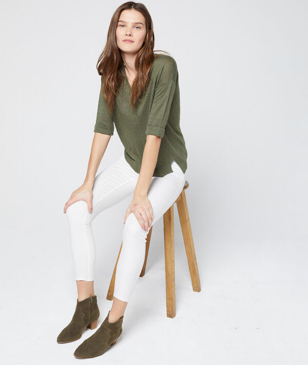 Pull maille fine en lin kaki.