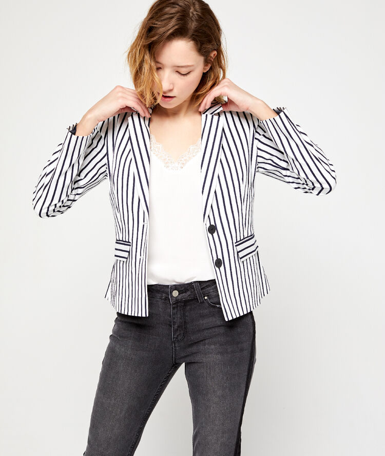 Veste de tailleur à rayures ecru.