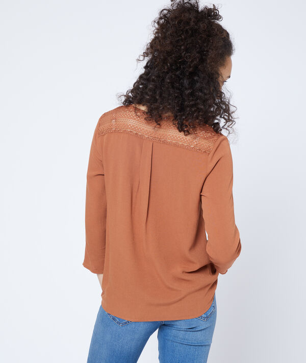 Blouse boutonnée à guipure Blouse boutonnée à guipure