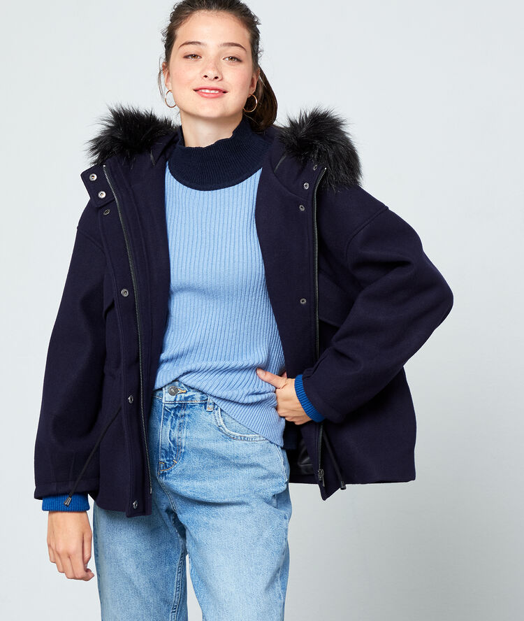 Parka capuche en fausse fourrure marine.