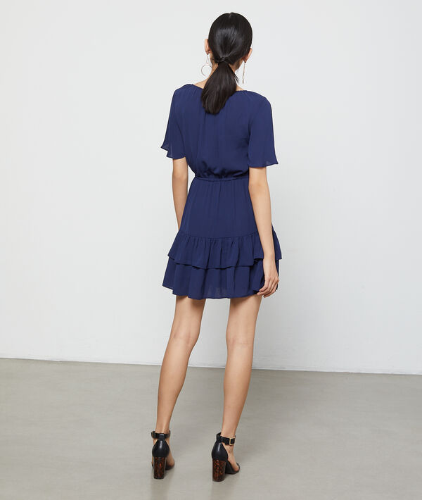 Robe fluide à volants marine.