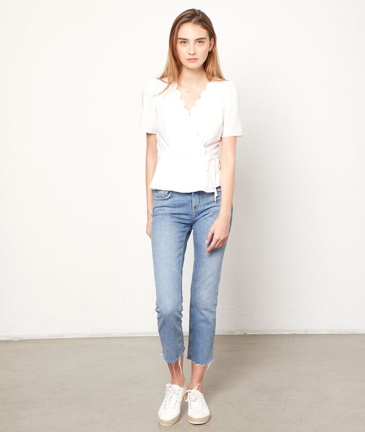 Blouse cache-coeur ecru.