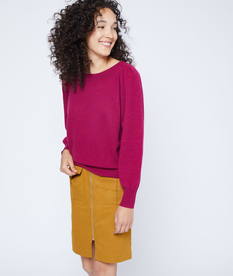 Pull manches ballons en cachemire pourpre.
