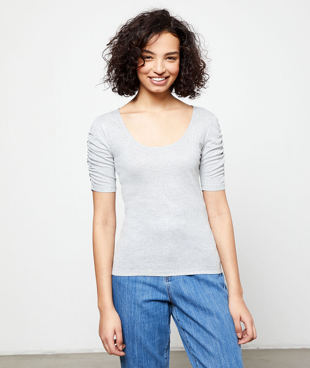 T-shirt métallisé argent.