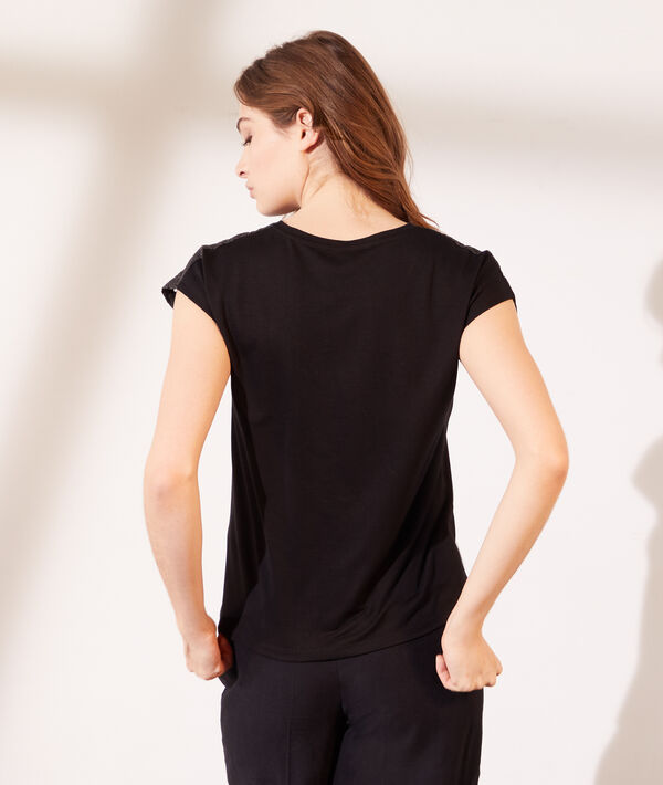T-shirt avec dentelle T-shirt avec dentelle