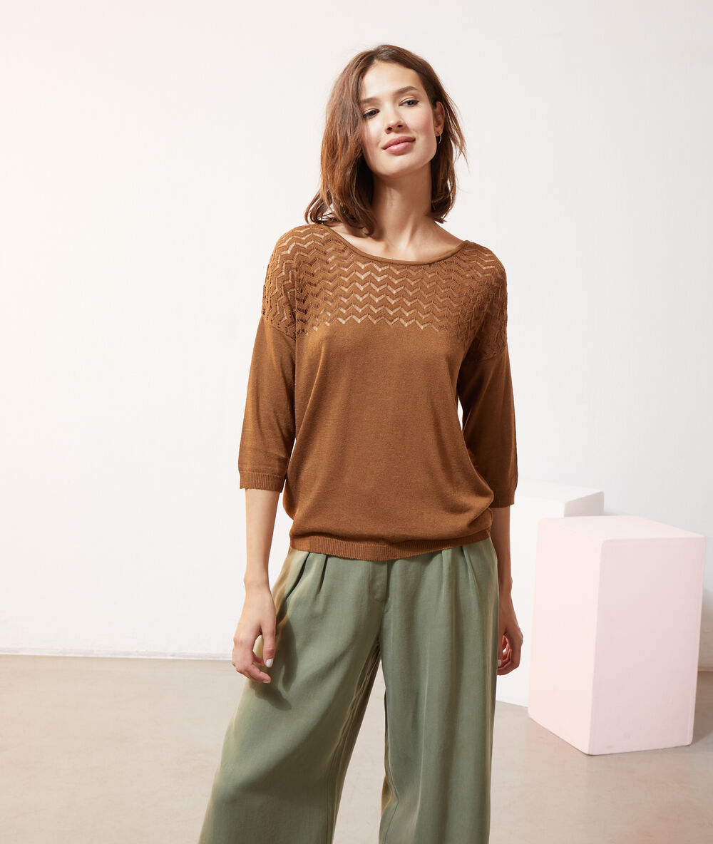 Pull en maille ajourée tabac.