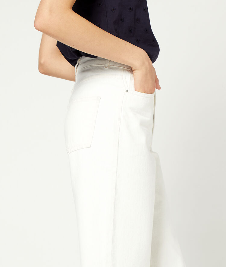 Jean flare blanc.