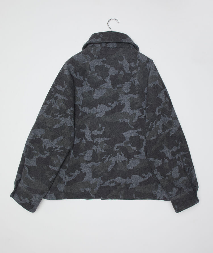 Manteau court imprimé camouflage taupe.
