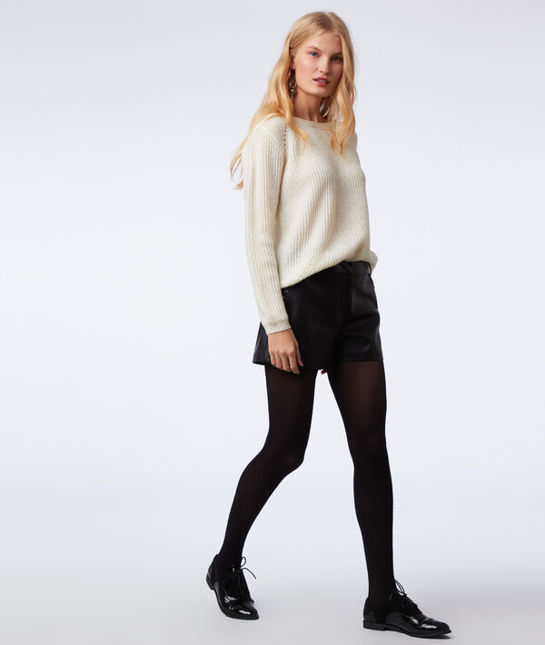 Short simili cuir à clous noir.