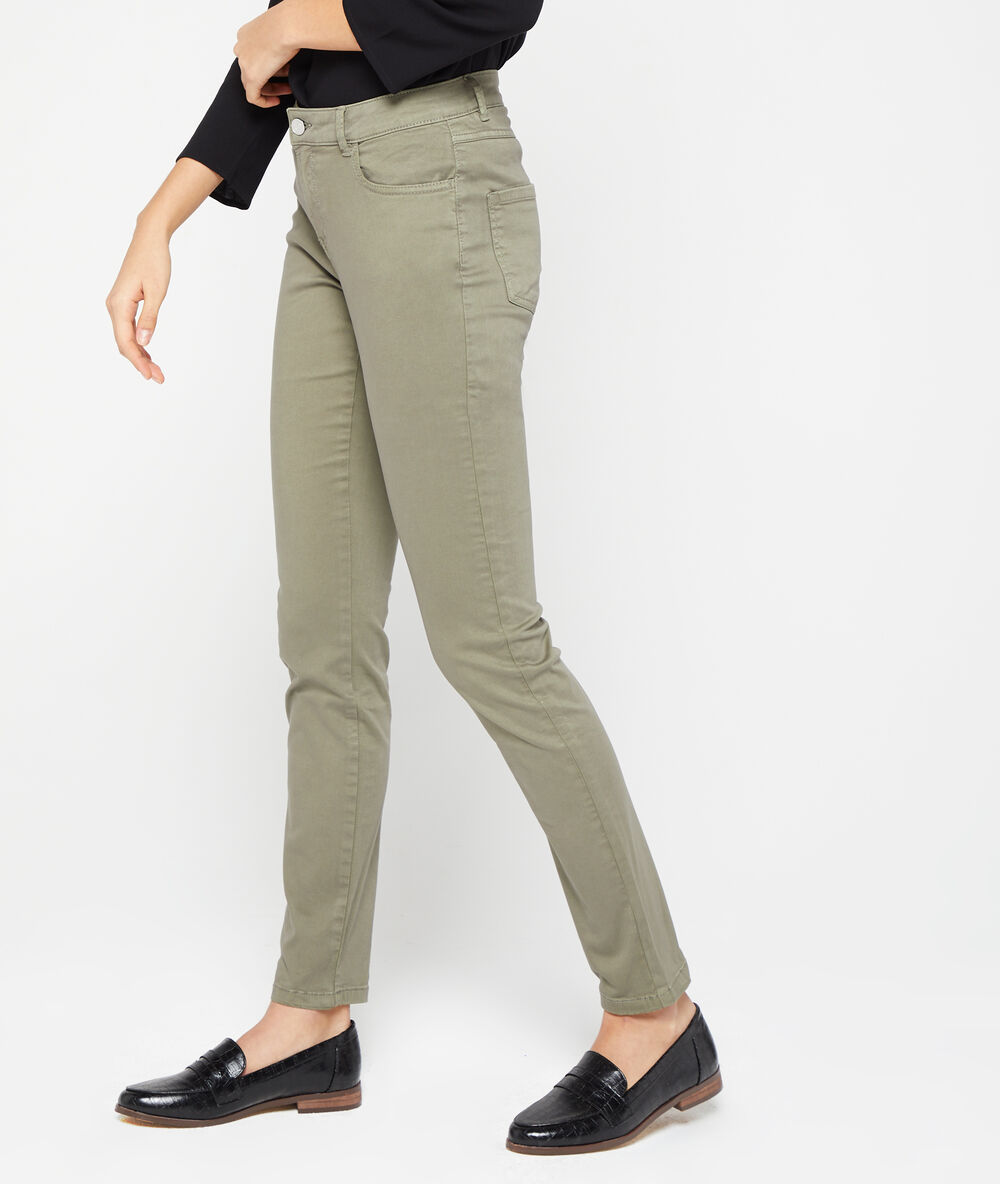 Pantalon slim en coton kaki.