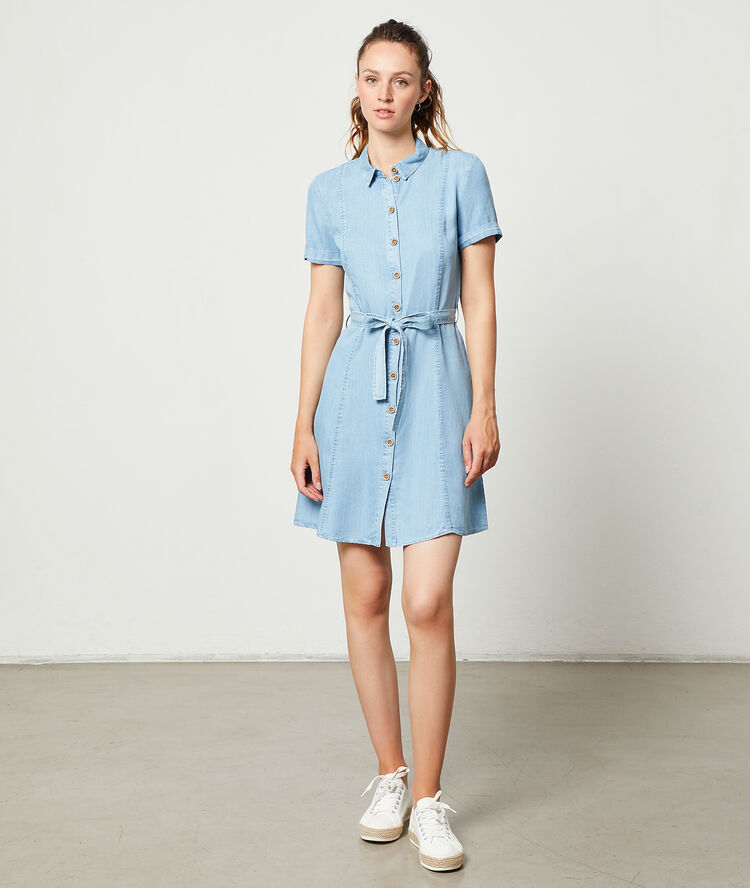 Robe chemise en jean ciel.