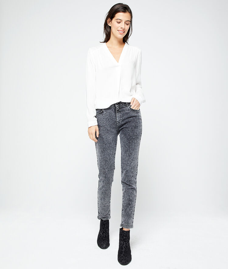 Blouse col v ecru.